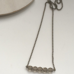 DeeWeeCollier mi long chaîne billes bronze et perles toupies cristal gris